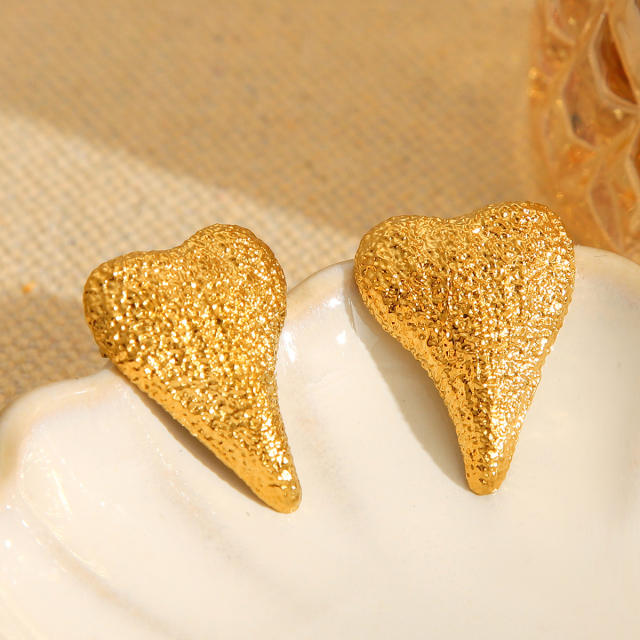 18KG frosted heart hammer pattern stainless steel earrings