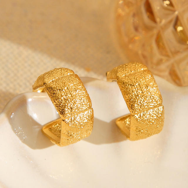 18KG geometric C shape frosted hammer pattern stainless steel earrings