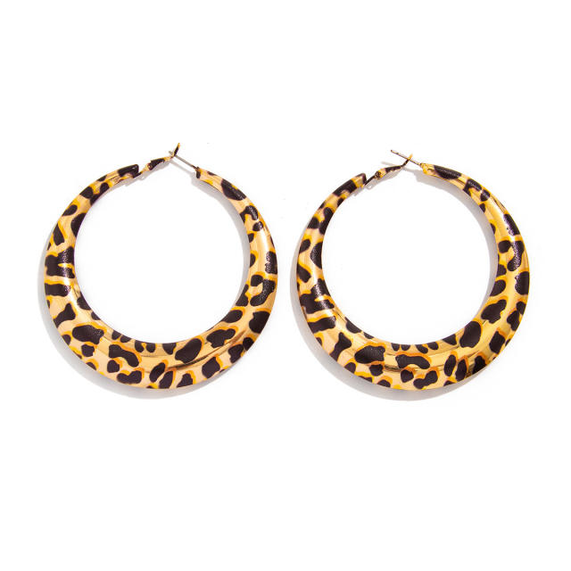 Super cool big hoop leopard pattern earrings