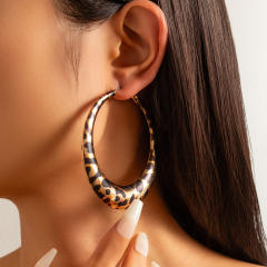 Super cool big hoop leopard pattern earrings