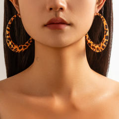 Super cool big hoop leopard pattern earrings