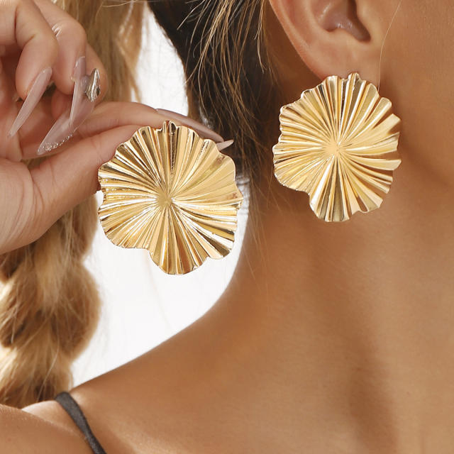 Hot sale gold color geometric fold fan shape big earrings collection