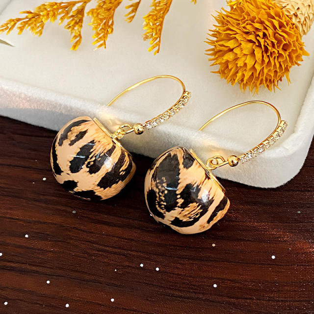 Autumn and Winter New Leopard Print Ball Diamond Earrings