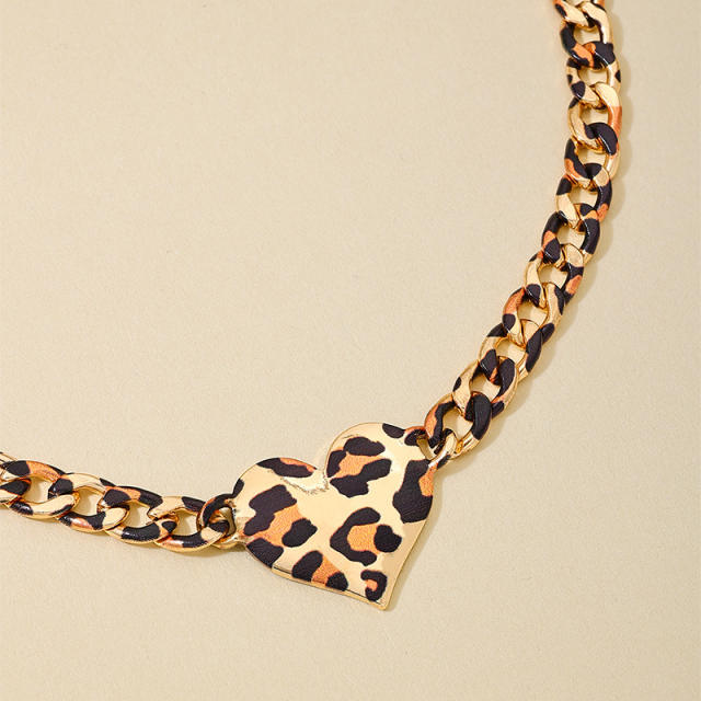 Personality metal leopard heart chain necklace choker