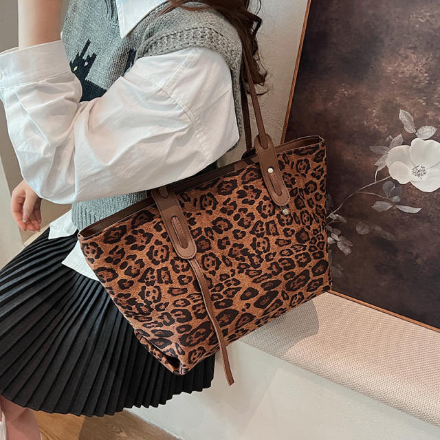 Winter autumn leopard pattern women tote bag
