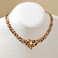 Personality metal leopard heart chain necklace choker