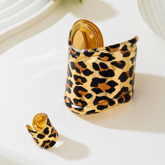 Exaggerated Metal Wide Leopard Print Opening bangle