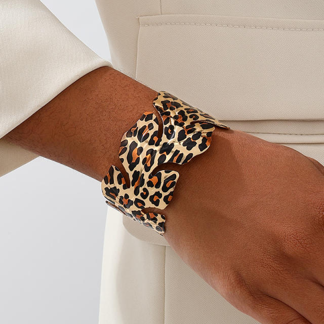 Exaggerated metal wide  leopard leaf opening bangle