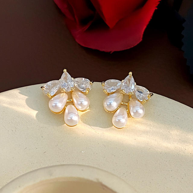Delicate diamond pearl bead petal copper studs earrings