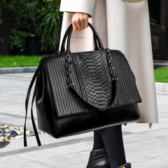 Women's Crocodile Pattern Large Capacity Tote Bag Autumn Winter New Women's Bag High-end Lightweight Handbag