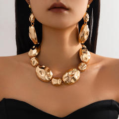 Chunky hammer pattern geometric ball necklace earrings set