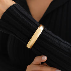 Liquid metal smooth Chunky bangle bracelet geometric wind texture bangle