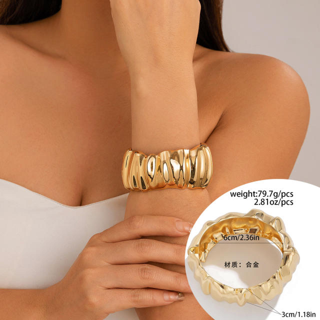 Chunky folded design metal bangle bracelet set for women