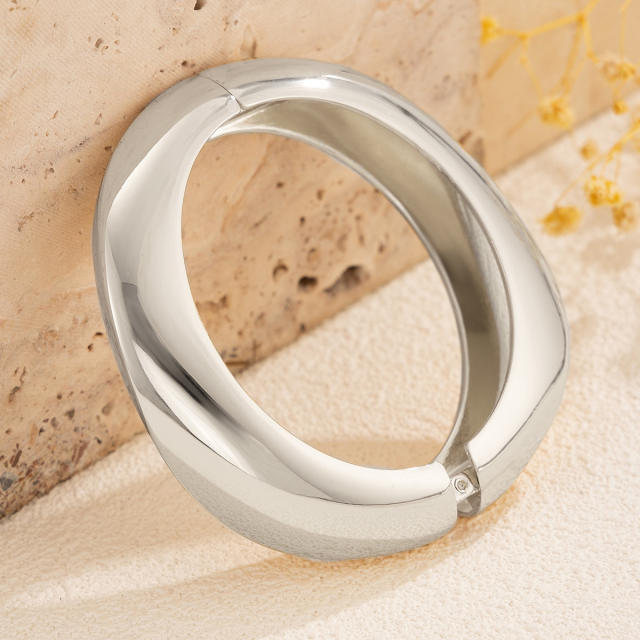 Chunky wave bangle metal bangle set