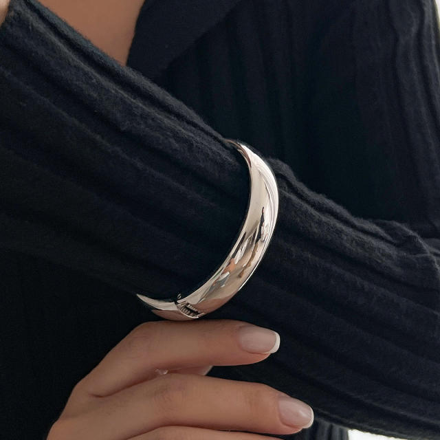 Liquid metal smooth Chunky bangle bracelet geometric wind texture bangle