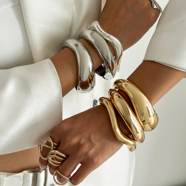 Chunky wave bangle metal bangle set