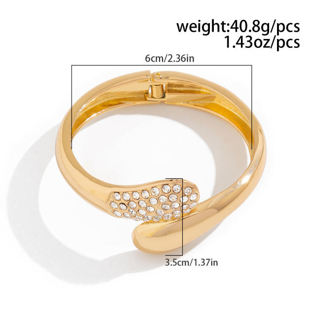 Chunky folded design metal bangle bracelet set for women