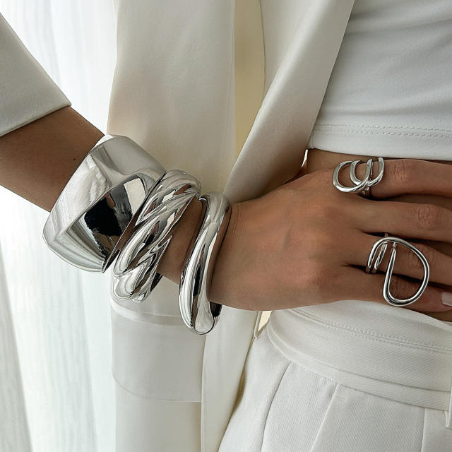 Chunky metal smooth surface bangle bracelet set