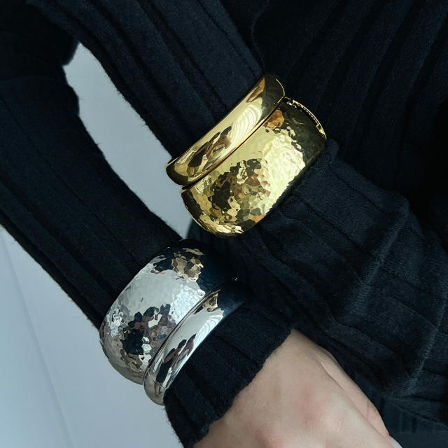 Liquid metal smooth Chunky bangle bracelet geometric wind texture bangle