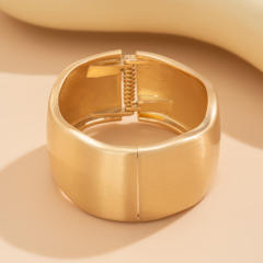 Chunky punk style matte wide version spring buckle bracelet