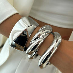 Chunky metal smooth surface bangle bracelet set