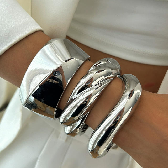 Chunky metal smooth surface bangle bracelet set