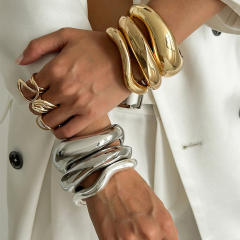 Chunky wave bangle metal bangle set