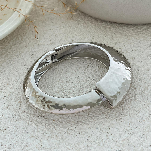 Liquid metal smooth Chunky bangle bracelet geometric wind texture bangle