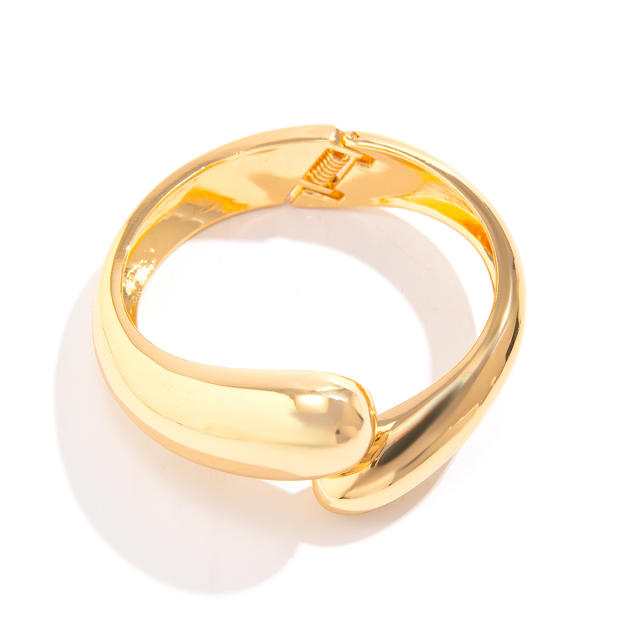 Heavy Industry Chunky Women's Personalized Pleated Metal Water Drop bangle bracelet