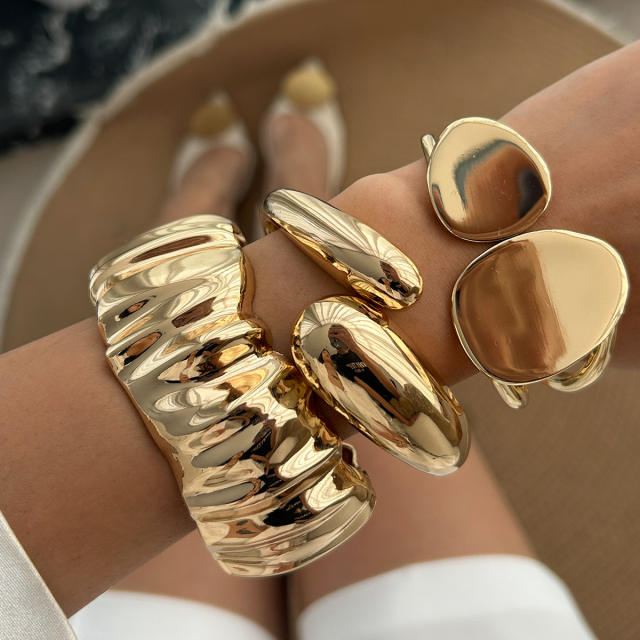 Heavy Industry Chunky Women's Personalized Pleated Metal Water Drop bangle bracelet