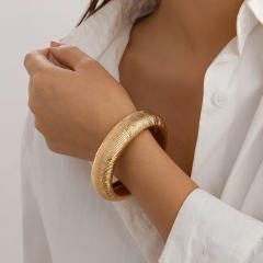 01 bracelet gold 2450