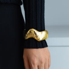 08 bracelet gold 2547
