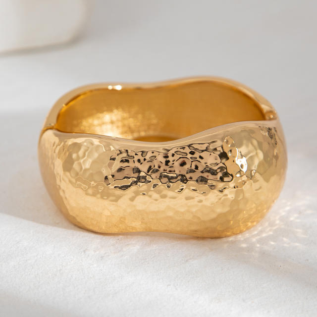 Liquid metal smooth Chunky bangle bracelet geometric wind texture bangle
