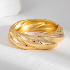 Chunky metal imitation pearl twist spring buckle bangle bracelet