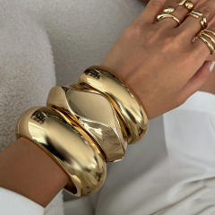 Chunky metal bangle bracelet set