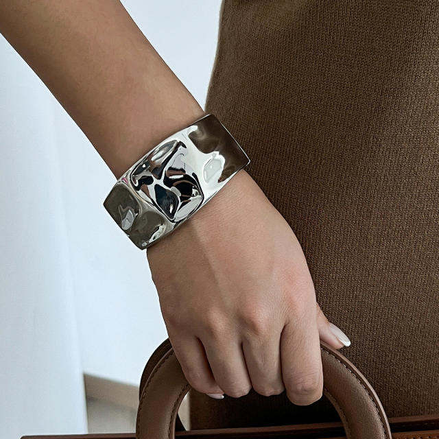 Liquid metal smooth Chunky bangle bracelet geometric wind texture bangle