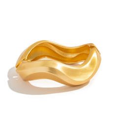Exaggerated irregular metal pleated matte bracelet bangle set