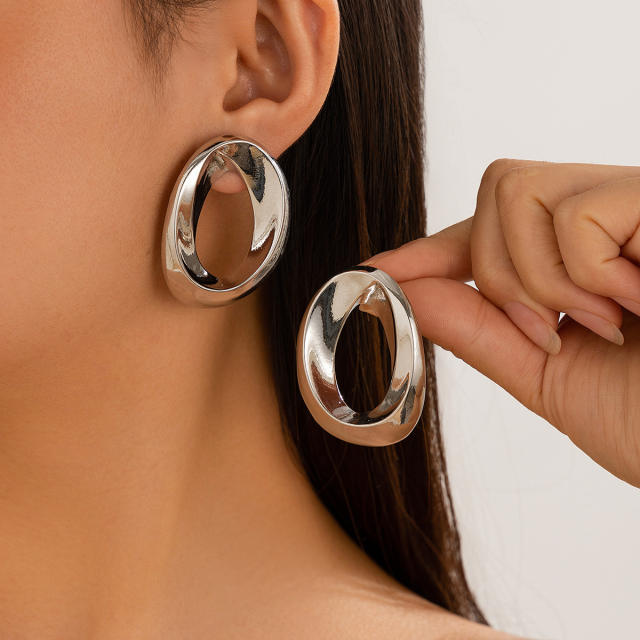 Personalized Metal Geometric Texture Hollow Earrings for Women Irregular Twisted Gapped earrings