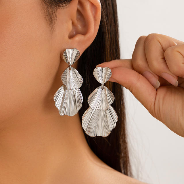 Personalized Metal Geometric Texture Hollow Earrings for Women Irregular Twisted Gapped earrings