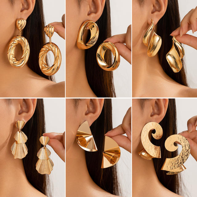 Personalized Metal Geometric Texture Hollow Earrings for Women Irregular Twisted Gapped earrings