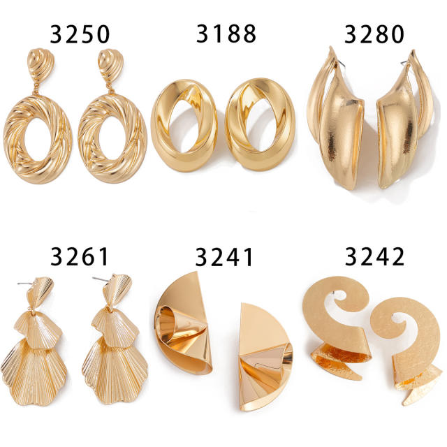 Personalized Metal Geometric Texture Hollow Earrings for Women Irregular Twisted Gapped earrings