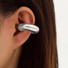 Exaggerated chunky High-grade fashion ear cuff