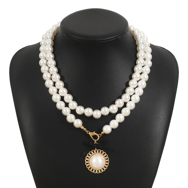 Elegant imitation Pearl Necklace