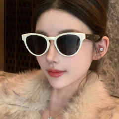 Small Frame Cat's Eye Sunglasses
