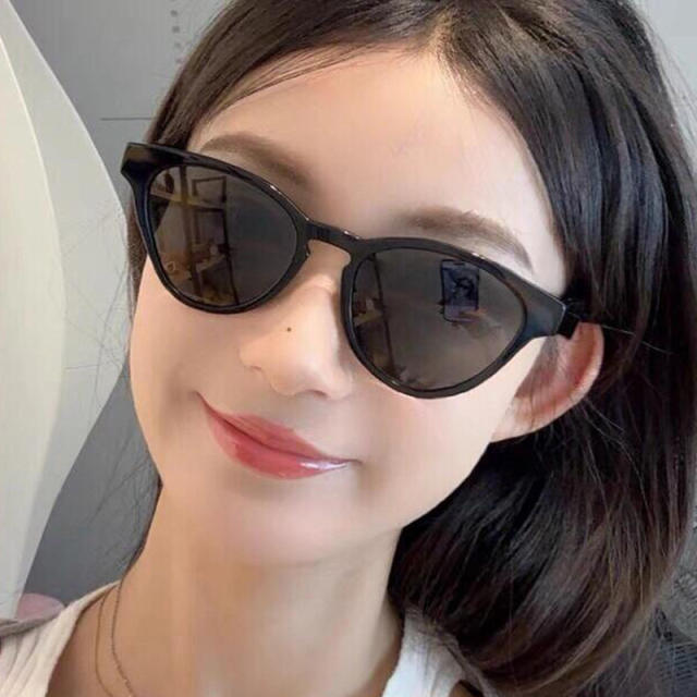 Small Frame Cat's Eye Sunglasses