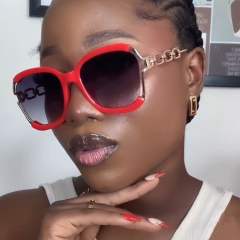 Generous frame chain sunglasses 2024  women's fashion  sunglasses