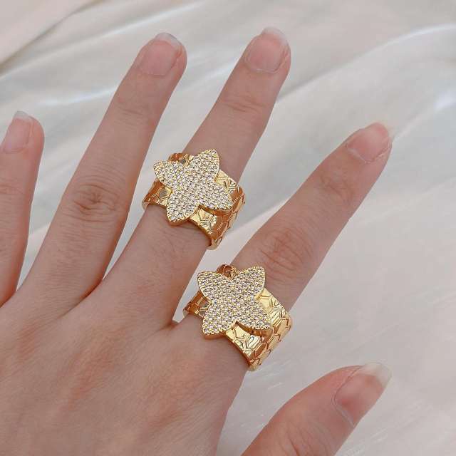 Chunky gold plated copper full diamond clover finger rings