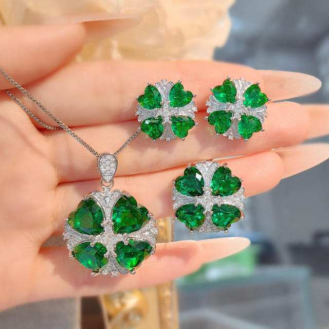 Luxury Heart-shaped Four-leaf Clover Pendant Necklace Flower Ring Emerald Diamond Earrings set