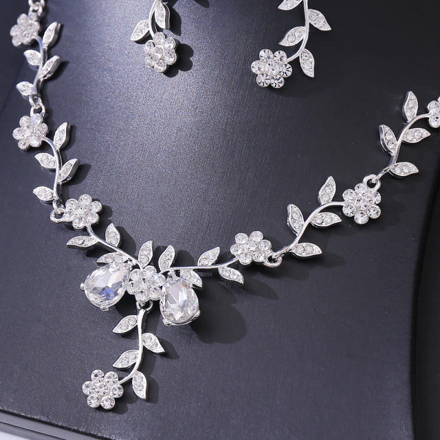 Bridal Wedding Accessories Two-Piece Set Fine Rhinestone Flower Necklace Earrings suit Party Dress Accessories suit