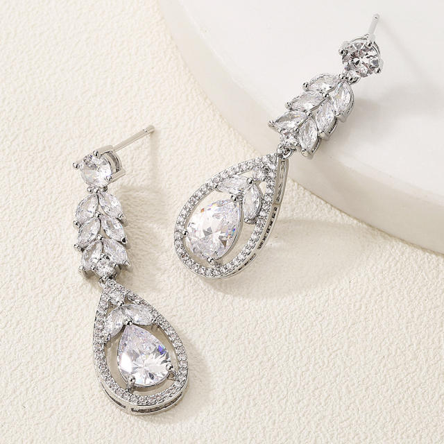 Elegant Light Luxury Long Tassel Earrings Women's High-end Water Drops Zircon Bridal Earrings